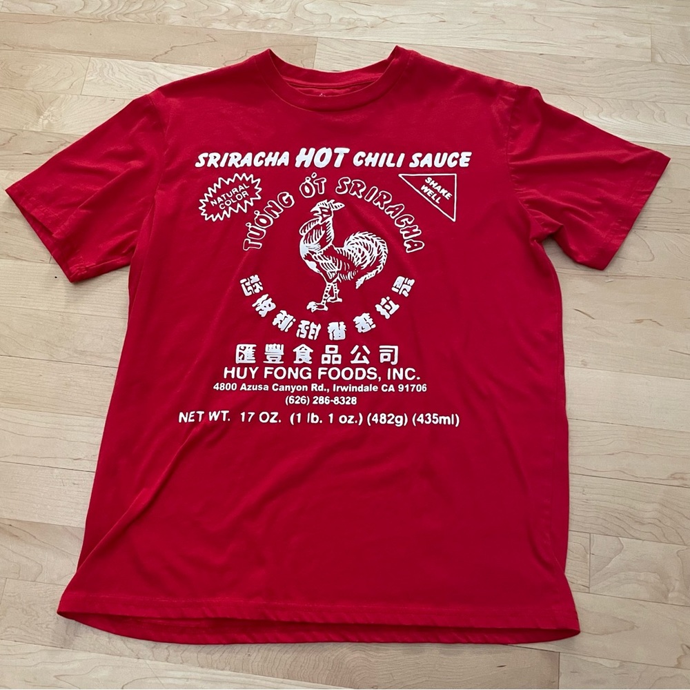 Sriracha T-Shirt size Medium